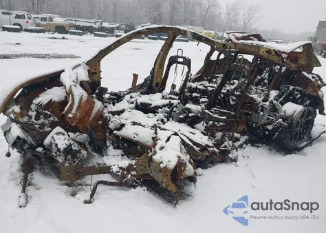 2023 Tesla Model Y Awd/Long Range Dual Motor All-Wheel Drive z USA, uszkodzony, nr VIN 7SAYGAEE0PF969370